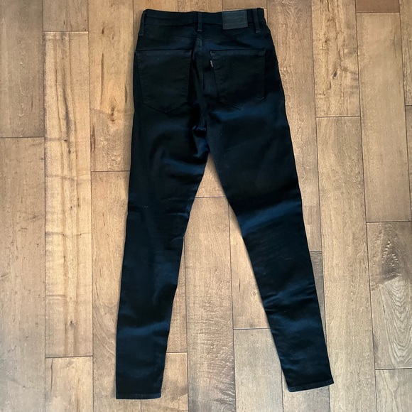 Levi’s High Rise Skinny Jeans - Picture 4 of 4